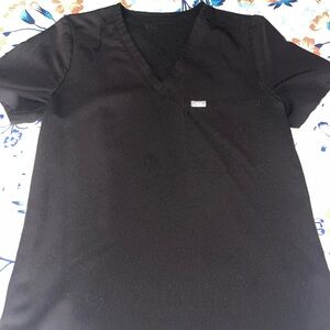 Figs Women’s Black V-Neck Scrub Set